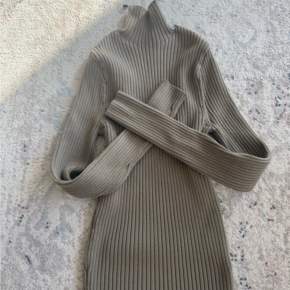 Zara Ribbed Turtleneck Knit long sleeve top - green